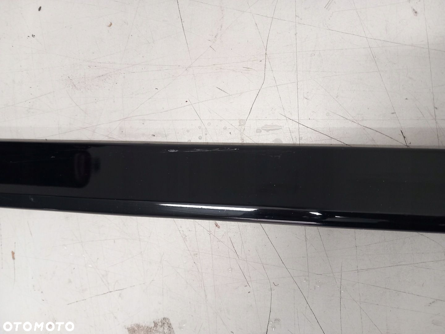 LISTWA DRZWI PRAWY PRZÓD TOYOTA YARIS III 75733-0D011 - 2