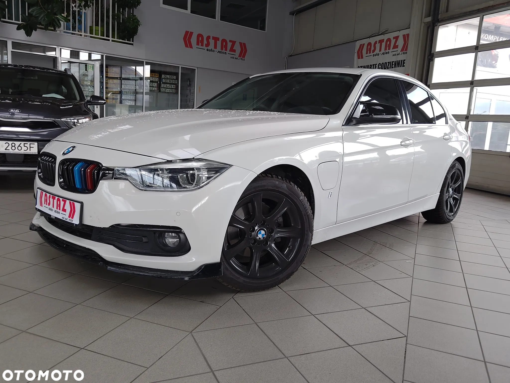 BMW Seria 3 330e iPerformance M Sport Shadow - 10