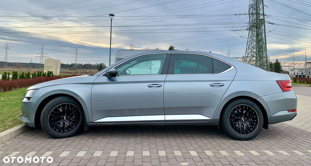 Skoda Superb 2.0 TDI L&K DSG - 5