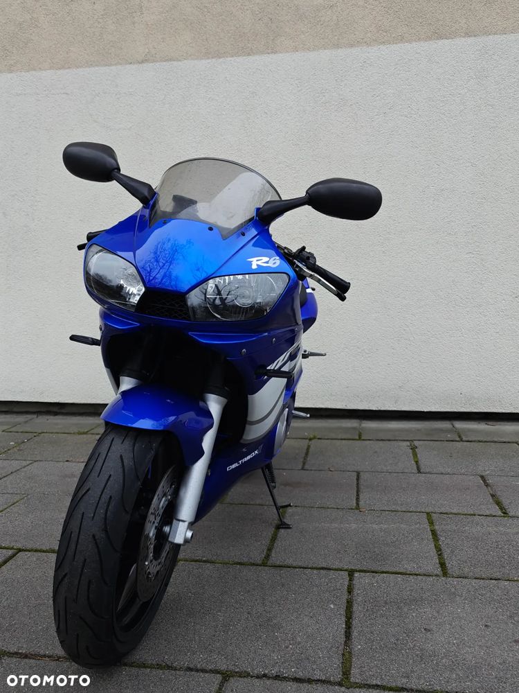 Yamaha R6 - 1