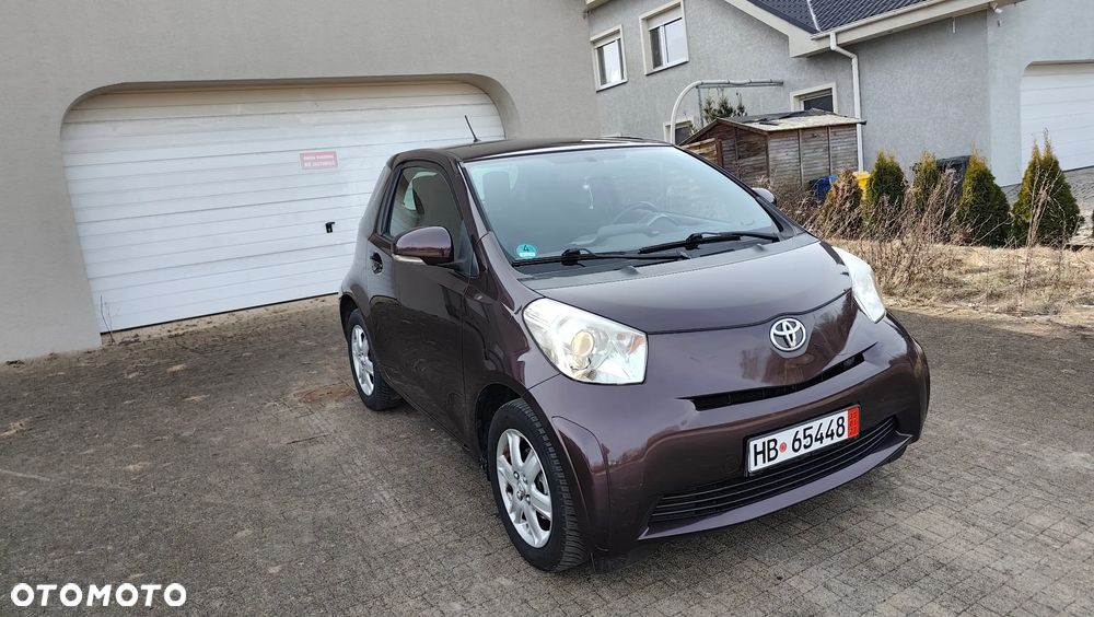 Toyota iQ - 20