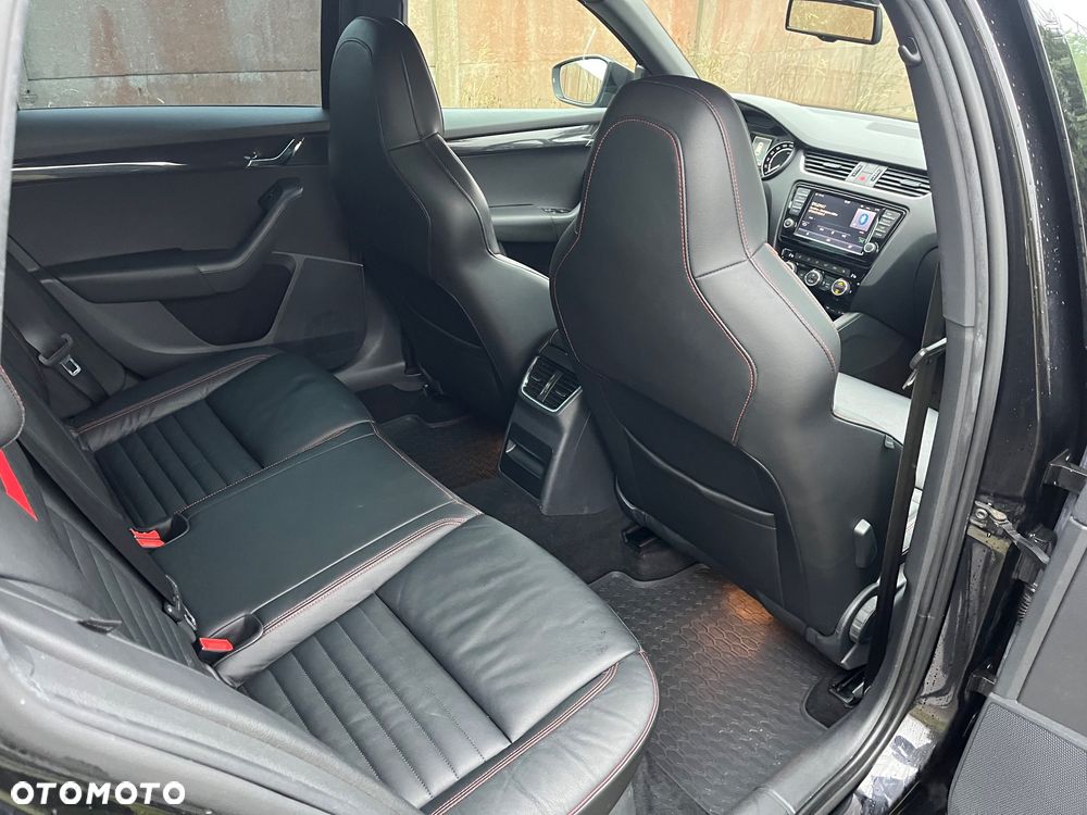 Skoda Octavia 2.0 TDI DSG RS - 18