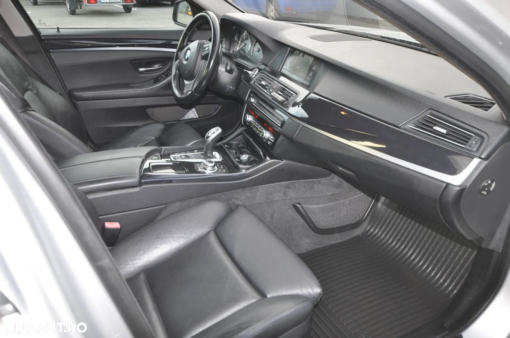 BMW Seria 5 525d xDrive Aut. Luxury Line - 9