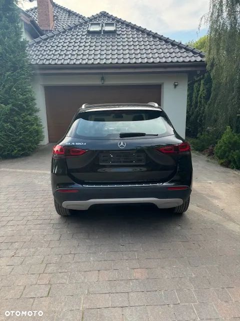 Mercedes-Benz GLA 180 d 8G-DCT - 6