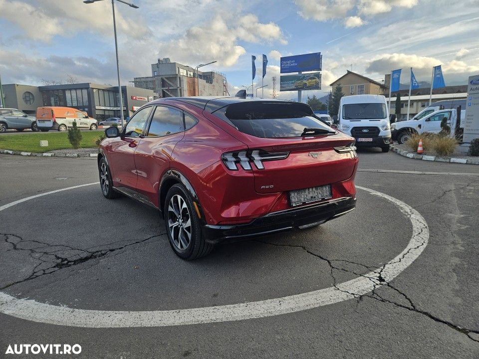 Ford Mustang Mach-E - 7