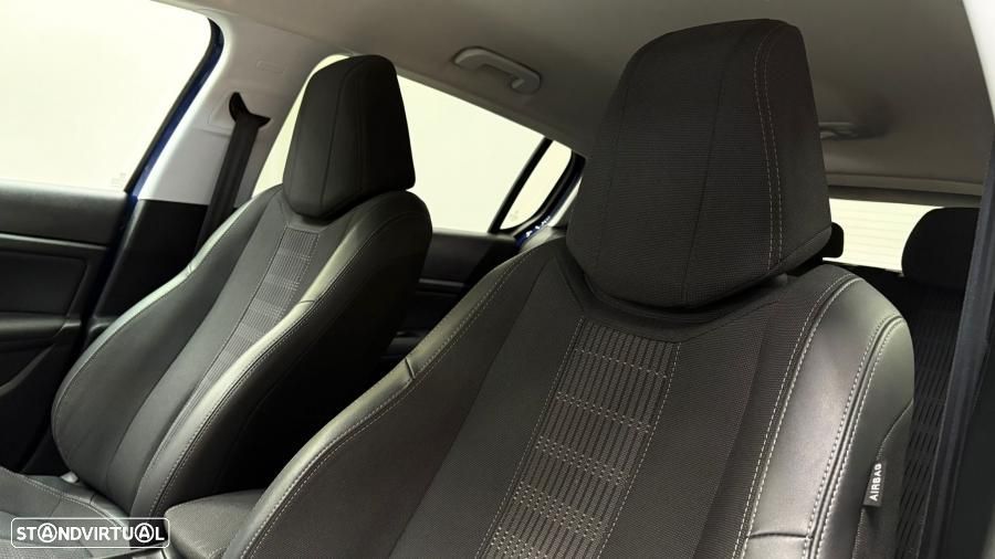 Peugeot 308 1.5 BlueHDi Allure Pack EAT8 - 26