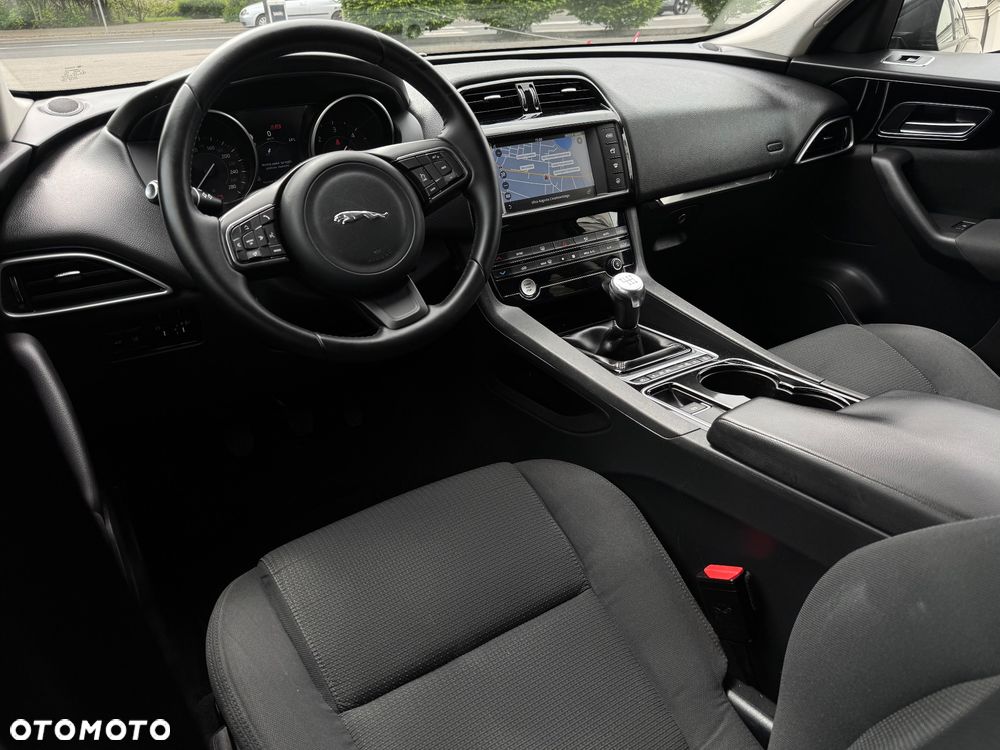 Jaguar F-Pace 20d AWD R-Sport - 26