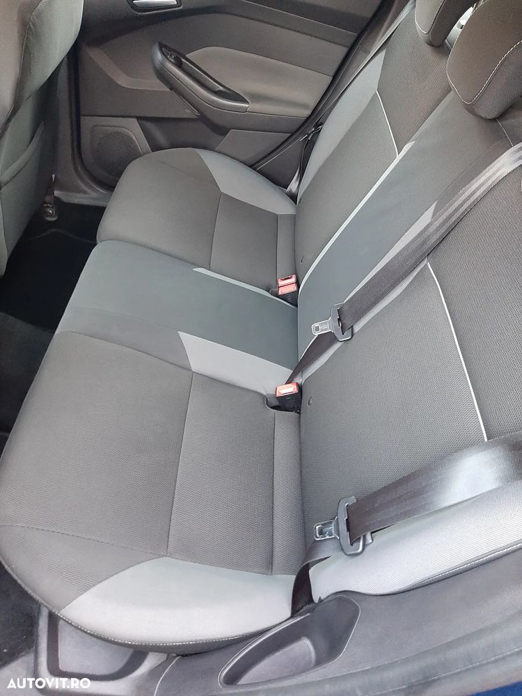 Ford Focus - 21