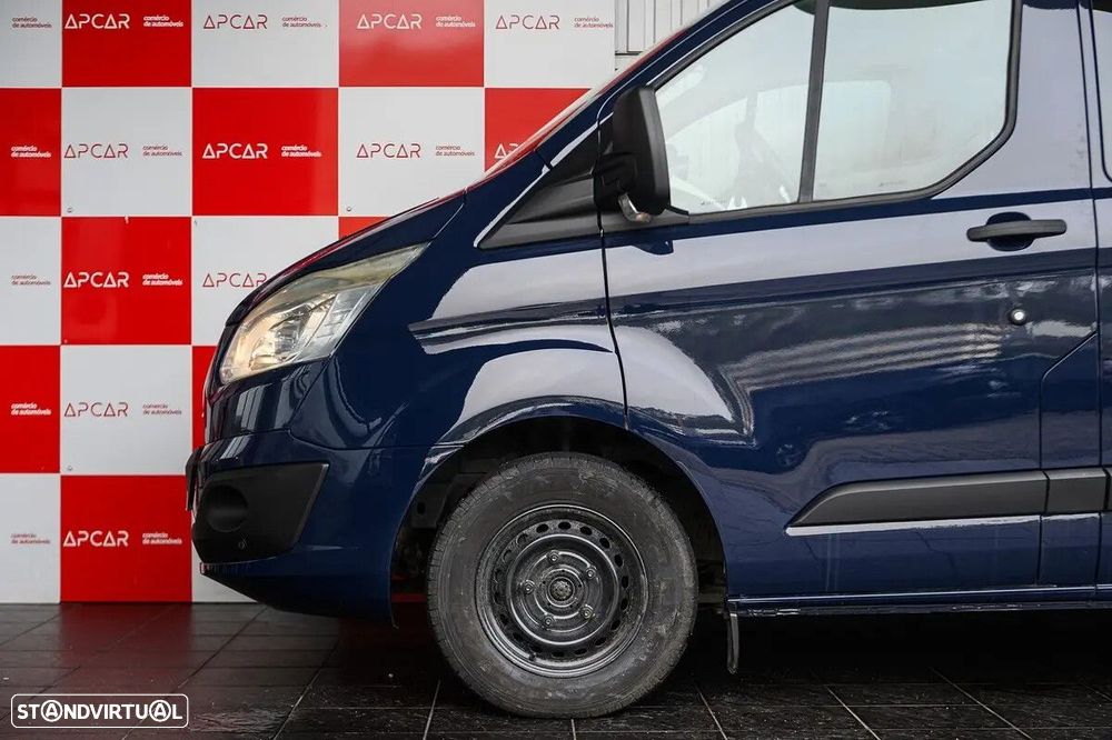 Ford Transit Custom Adaptada p/ 3 cadeiras de rodas - 12