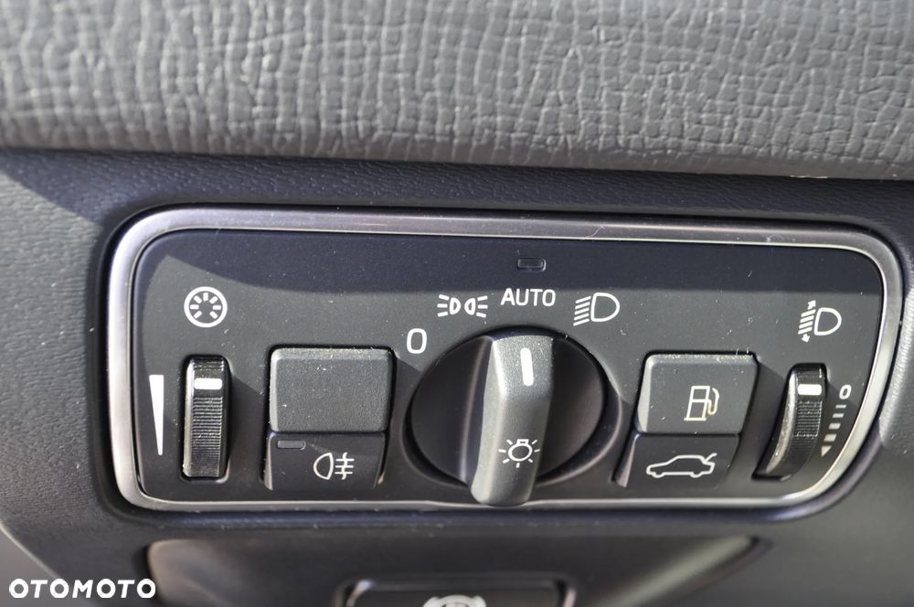 Volvo XC 60 D4 Drive-E R-Design Kinetic - 14