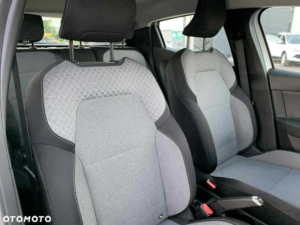 Renault Clio BLUE dCi 100 EVOLUTION - 11