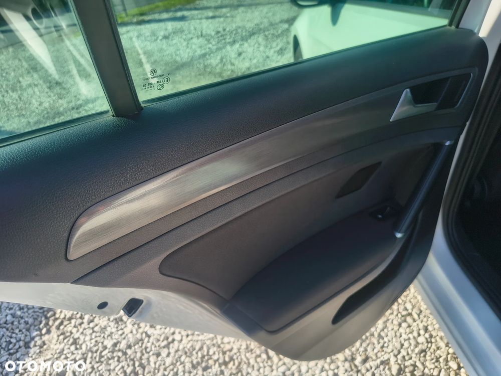 Volkswagen Golf 1.2 TSI BlueMotion Technology Comfortline - 19