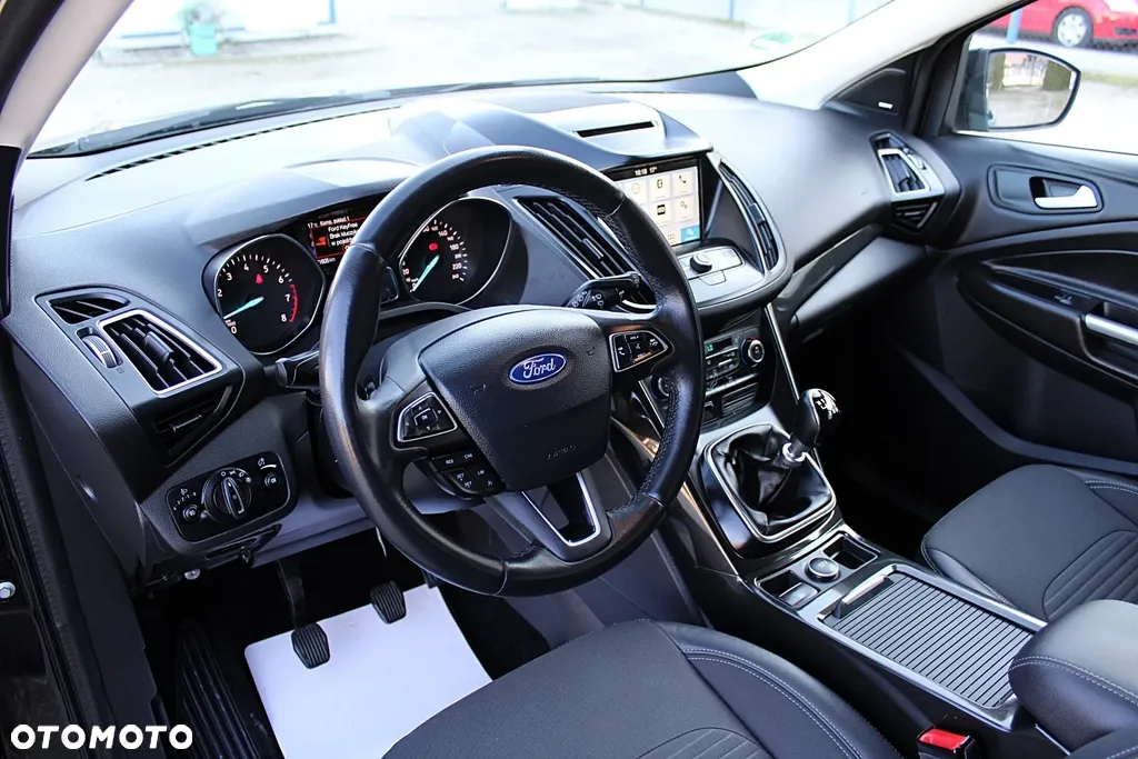Ford Kuga 1.5 EcoBoost 2x4 Titanium - 11