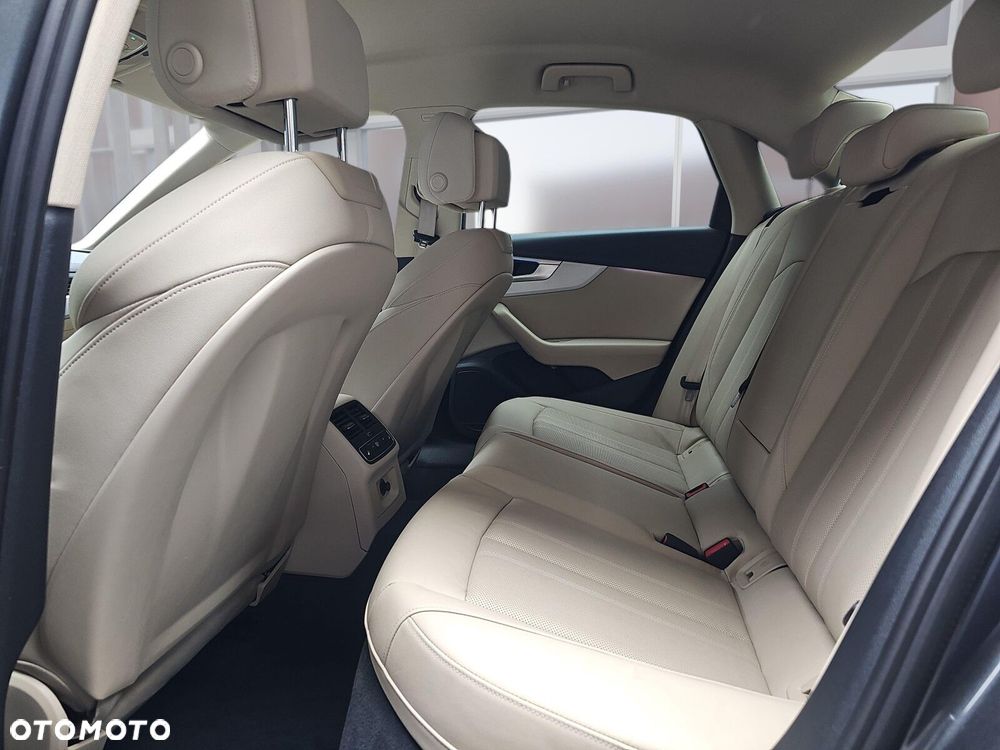 Audi A4 Limousine - 10