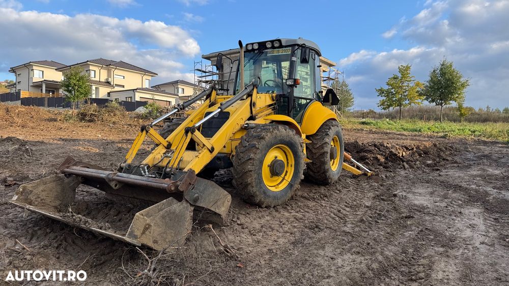 New Holland LB115 - 4