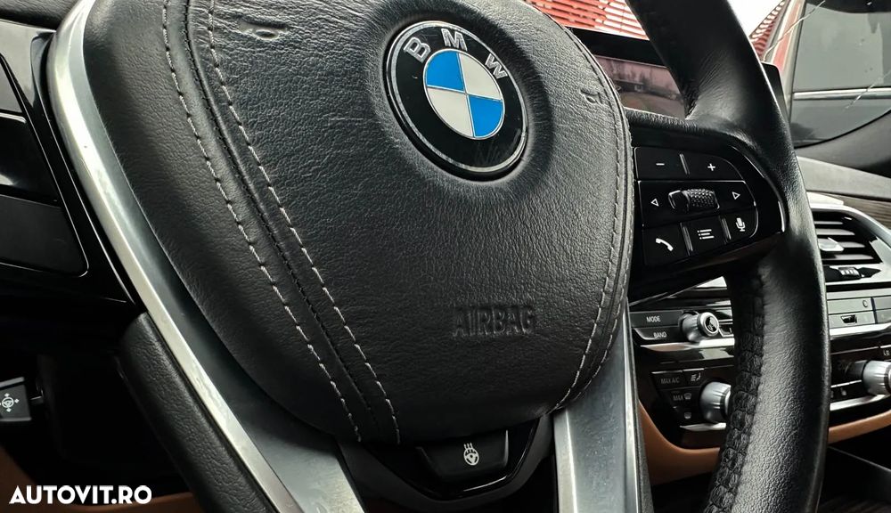 BMW Seria 5 530i xDrive AT - 10