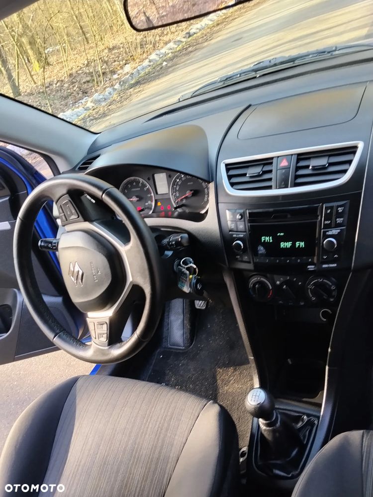 Suzuki Swift - 10