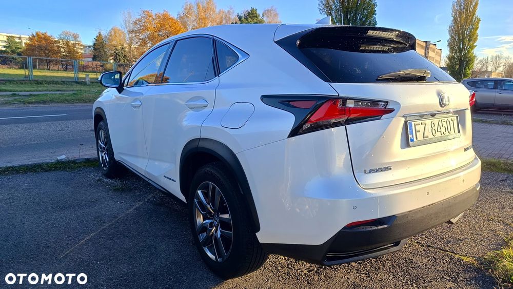 Lexus NX 300h Comfort AWD - 4