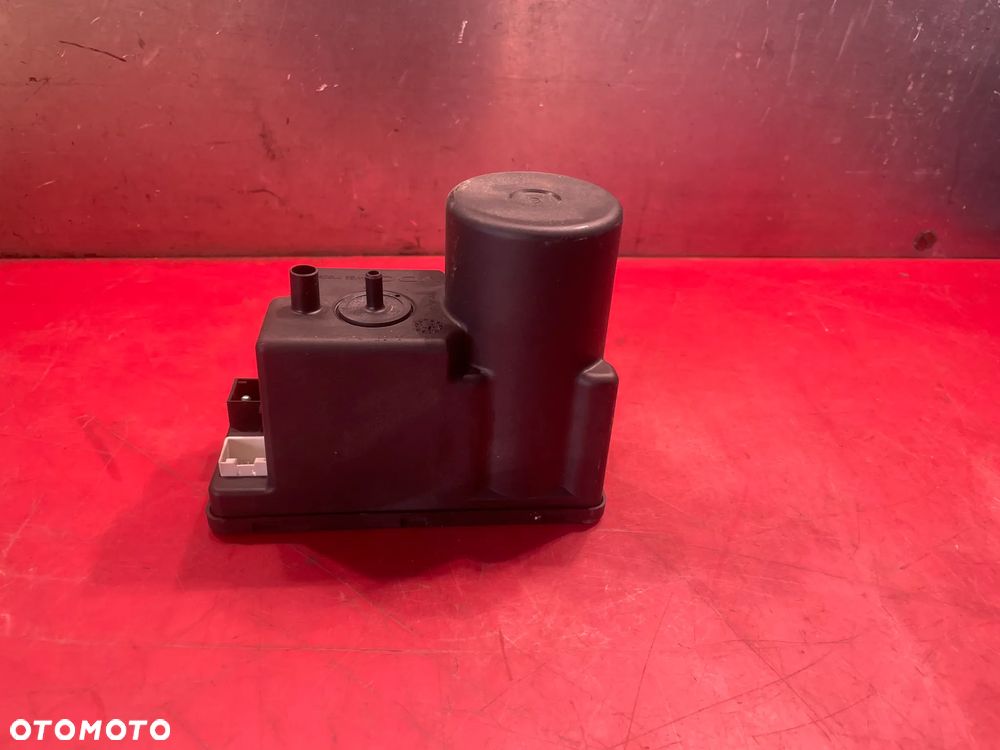 POMPKA CENTRALNEGO ZAMKA AUDI A4 A6 A8 4A0862257A - 2