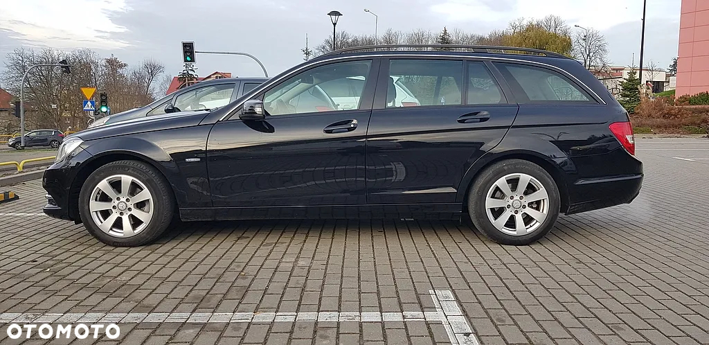 Mercedes-Benz Klasa C 180 T CGI BlueEFFICIENCY - 8