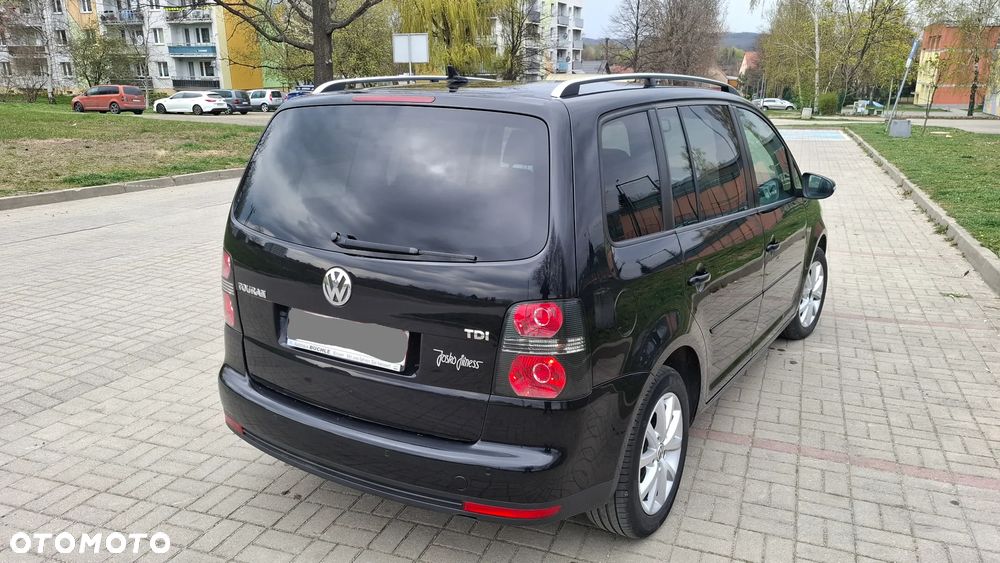 Volkswagen Touran - 6