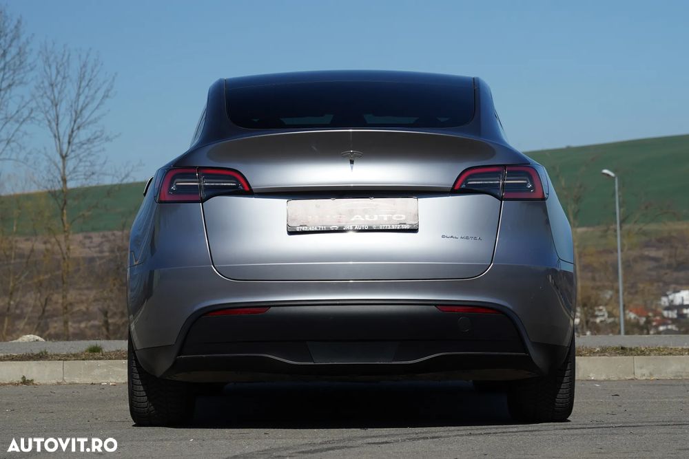 Tesla Model Y Premium Long Range Dual Motor AWD - 21