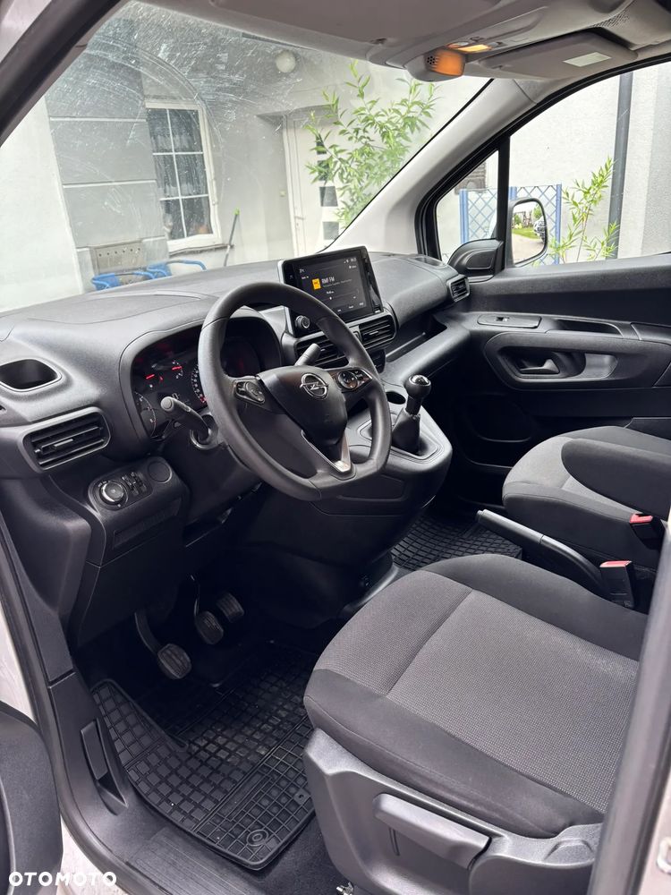 Opel Combo 1.5 CDTI Essentia - 10