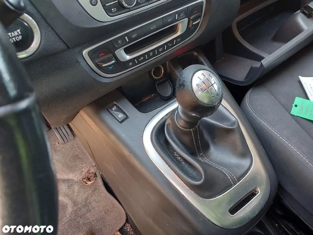 Renault Grand Scenic - 14