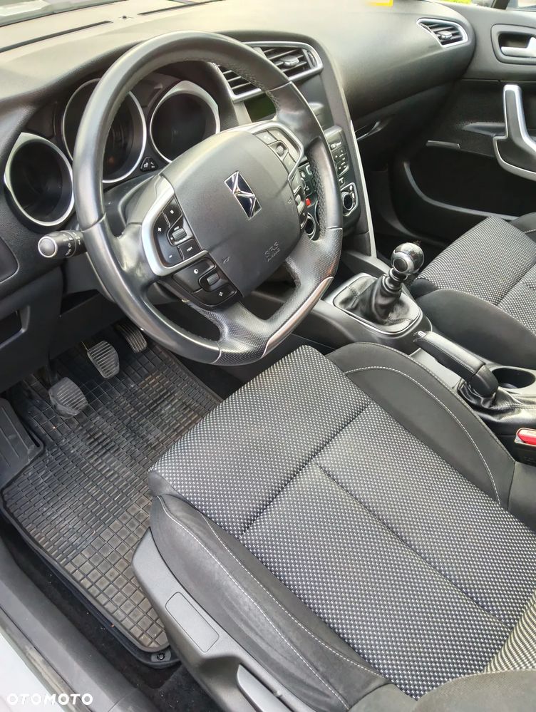Citroën DS4 e-HDi 110 Chic - 9