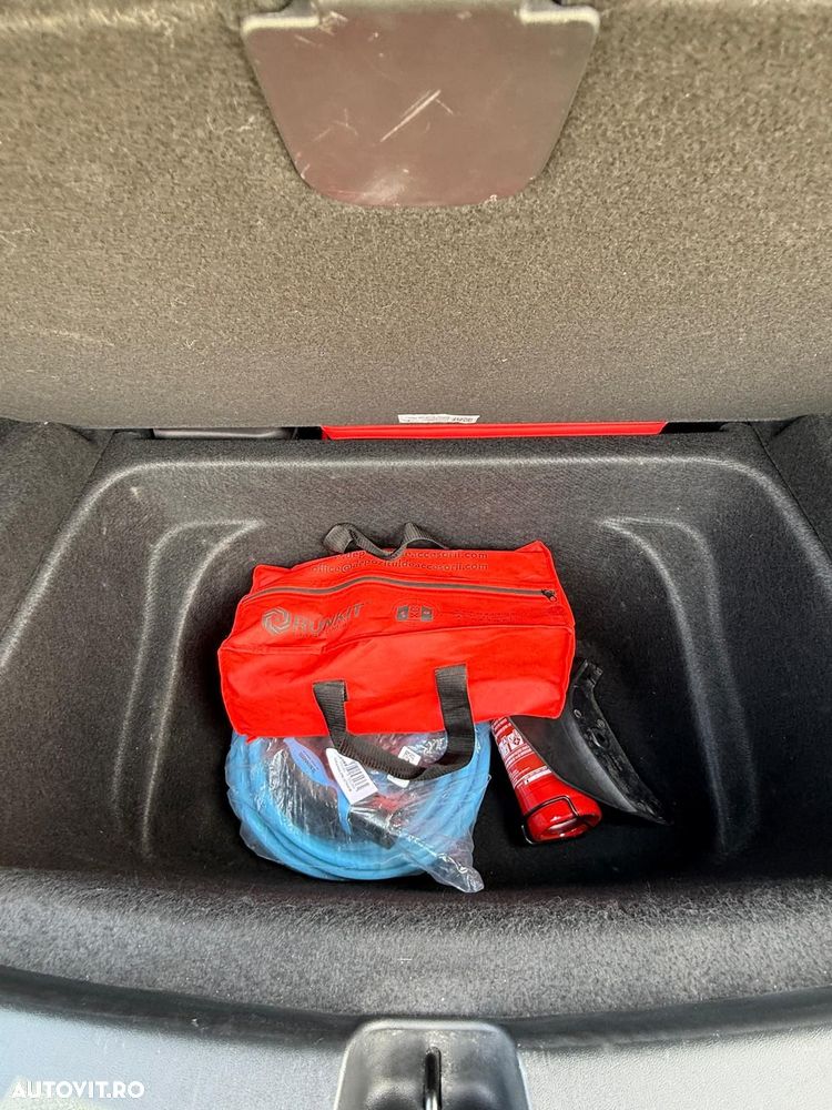 Tesla Model Y Long Range AWD - 18