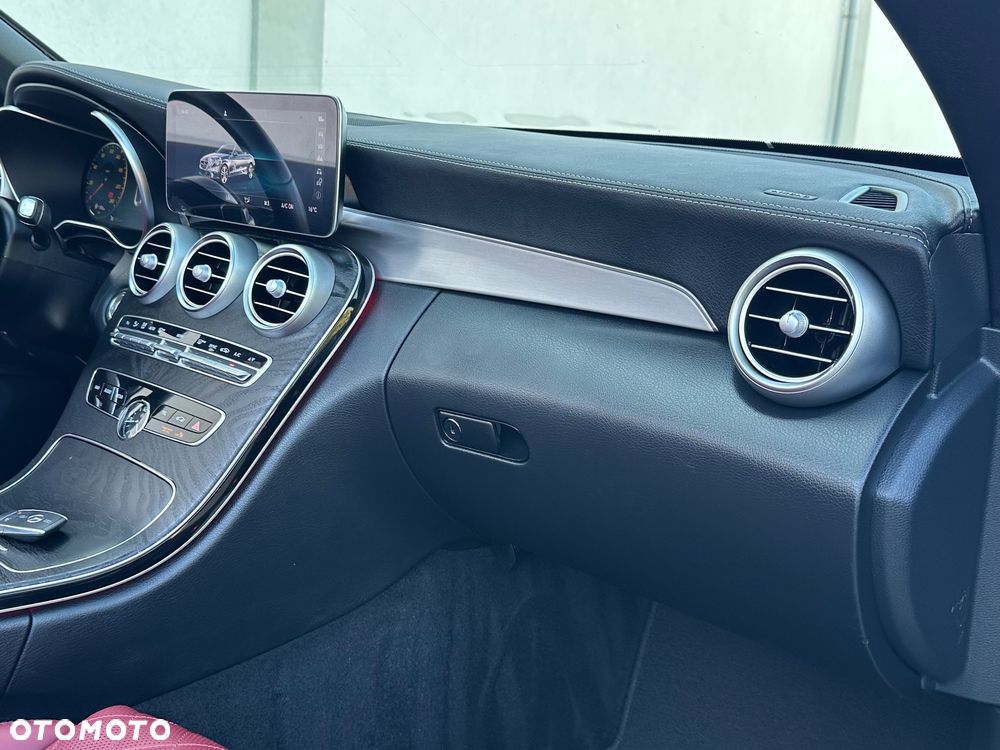 Mercedes-Benz Klasa C 300 9G-TRONIC - 18