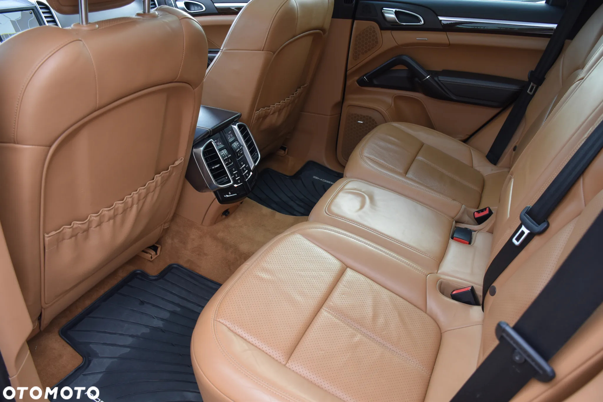 Porsche Cayenne Diesel Platinum Edition - 37