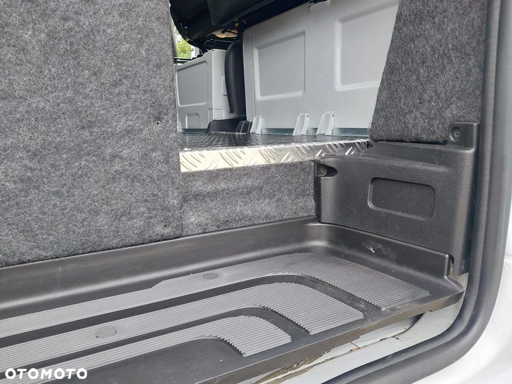 Mercedes-Benz Sprinter - 20