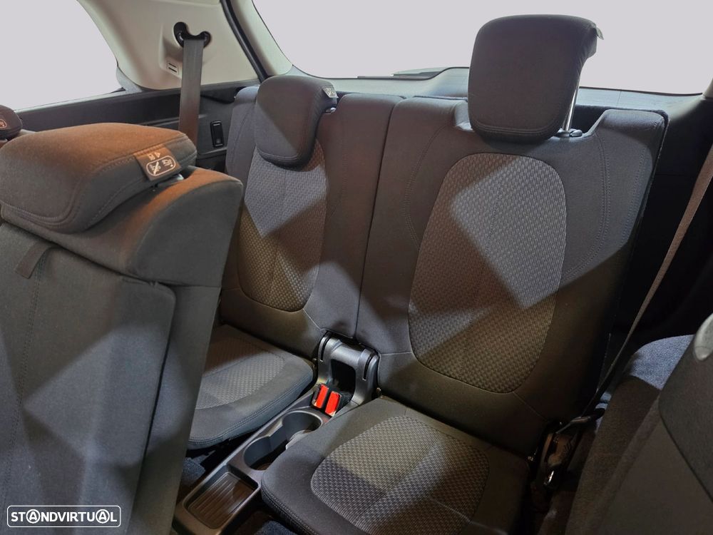 BMW 216 Gran Tourer d - 15