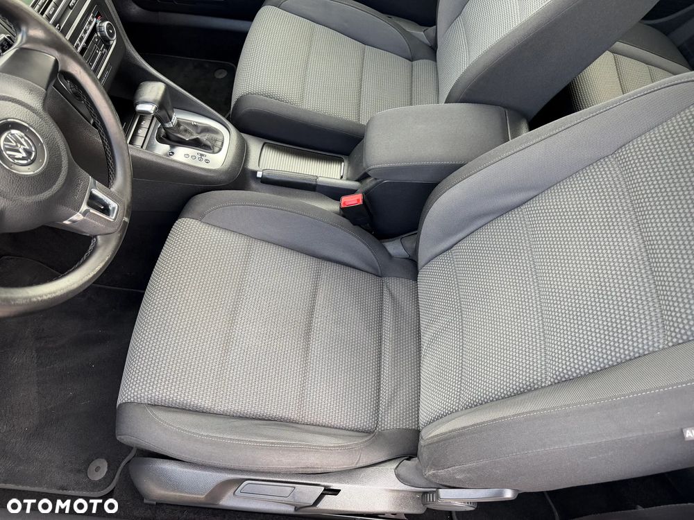 Volkswagen Golf 2.0 TDI DPF DSG Highline - 32