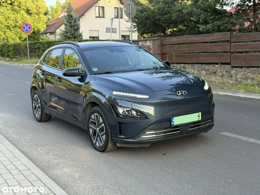 Hyundai Kona 49kWh Executive Plus - 1
