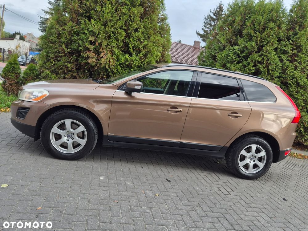 Volvo XC 60 2.4D AWD Momentum - 5