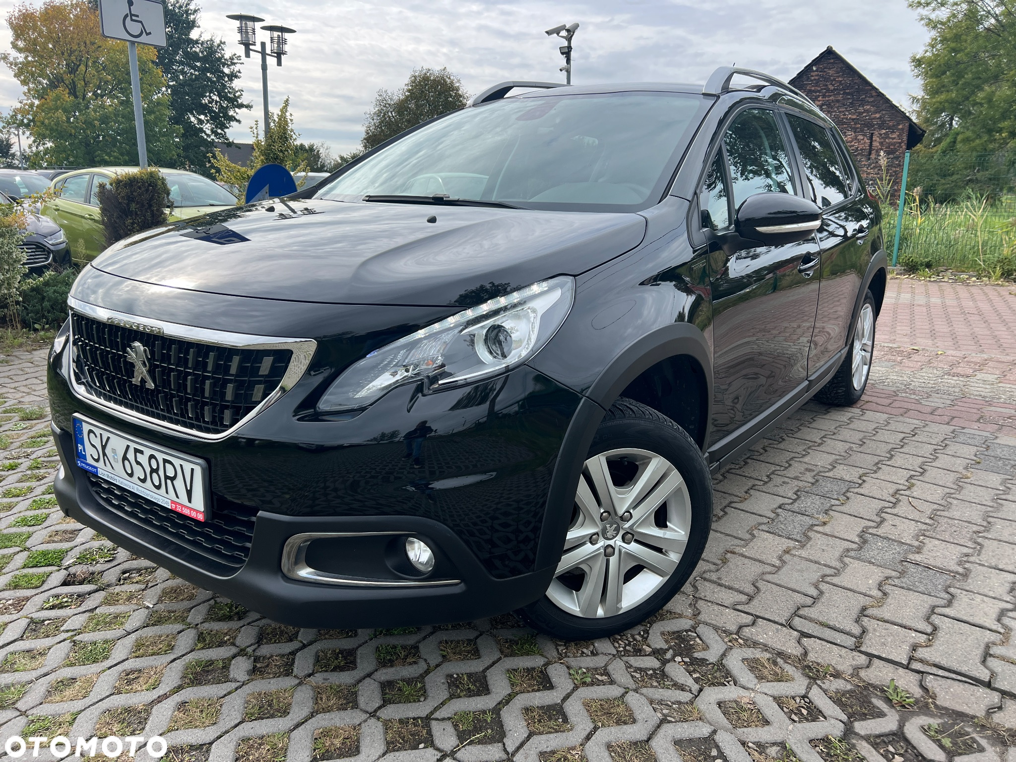 Peugeot 2008 1.2 Pure Tech Signature - 2
