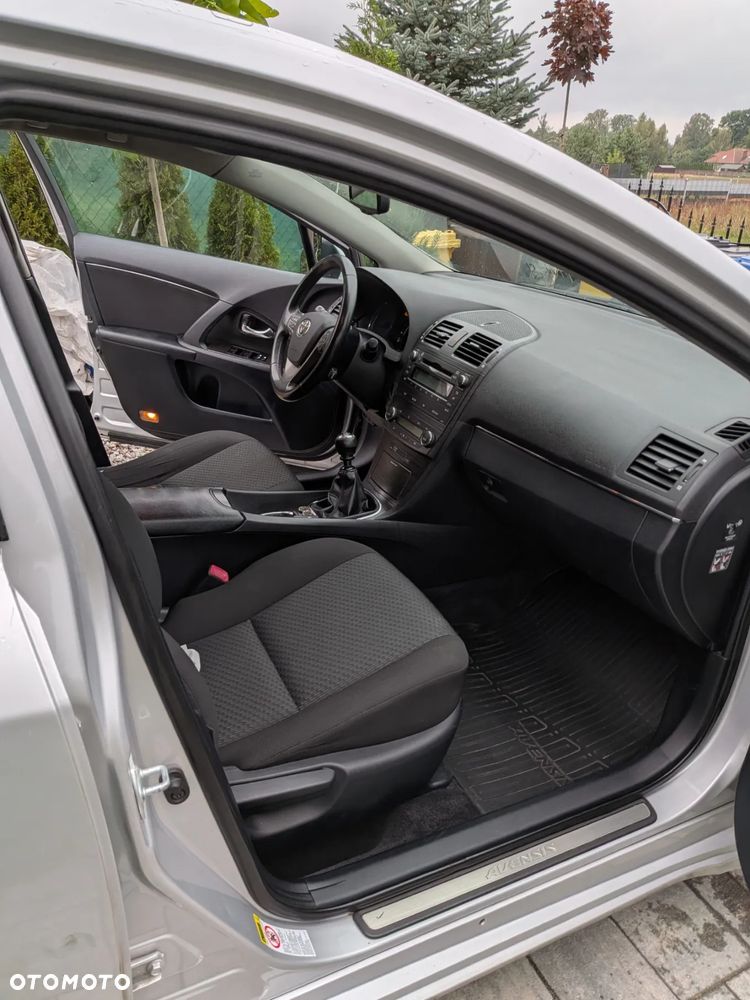 Toyota Avensis 2.2 D-CAT 2010 - 12
