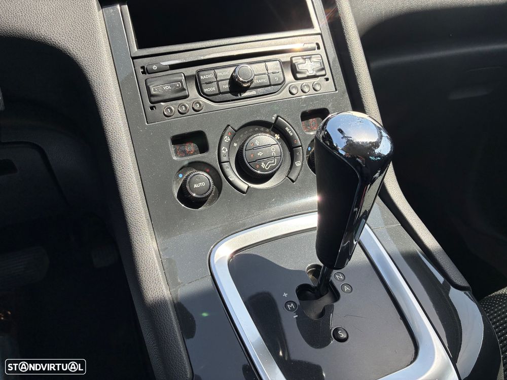 Peugeot 5008 1.6 E-HDi 7L Active 2-Tronic - 21