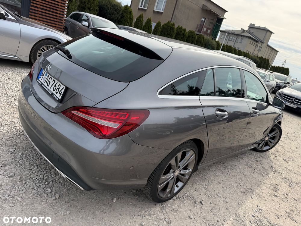 Mercedes-Benz CLA 180 Urban - 22