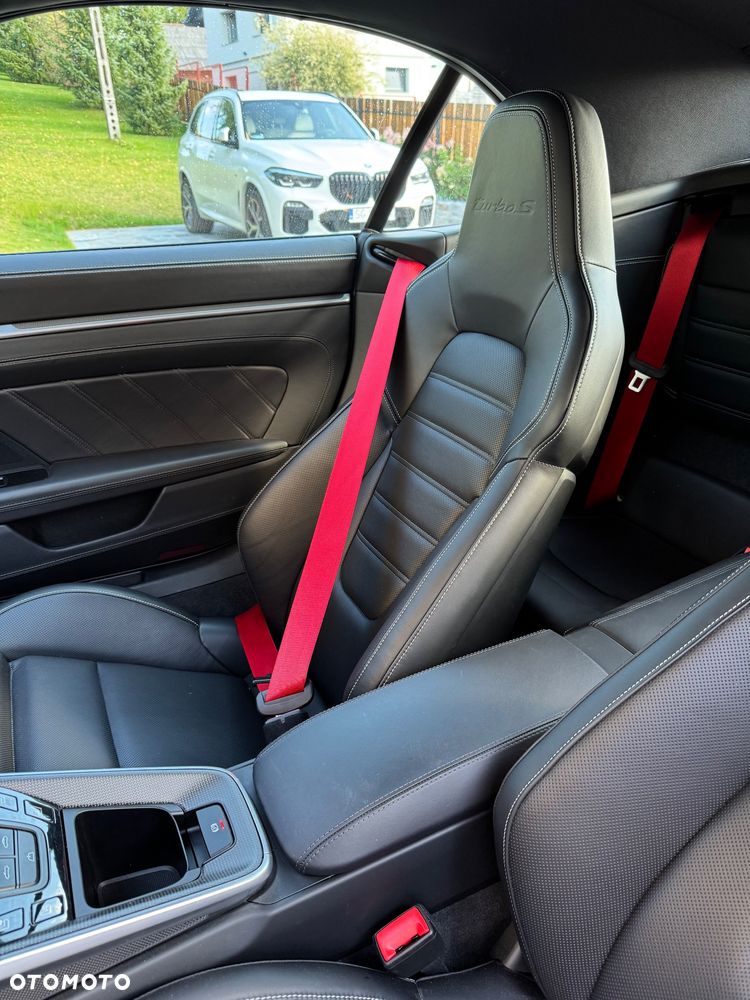 Porsche 911 Carrera Turbo S - 2