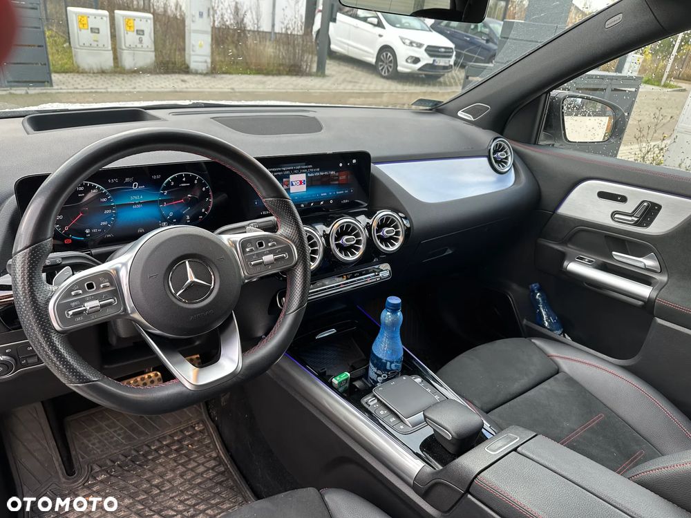 Mercedes-Benz GLA 250 AMG Line - 3