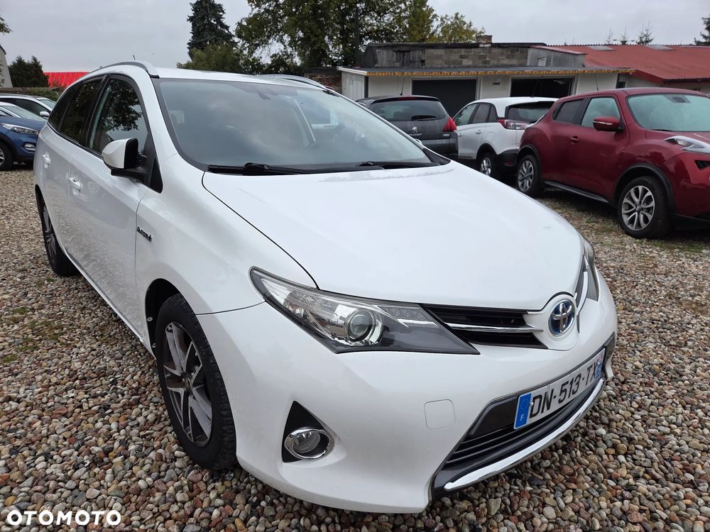 Toyota Auris 2015 photo 2