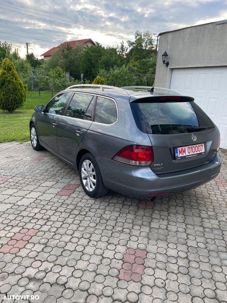 Volkswagen Golf - 6