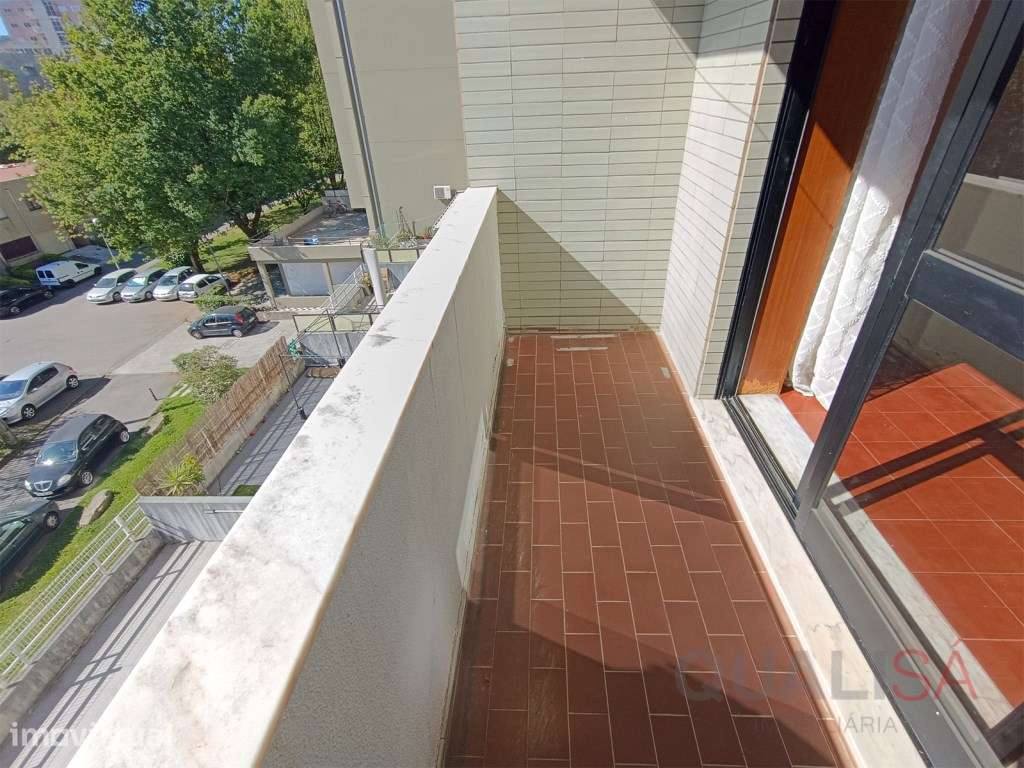 Apartamento T2 com varandas e garagem fechada em S. Vítor em Braga - Grande imagem: 4/33
