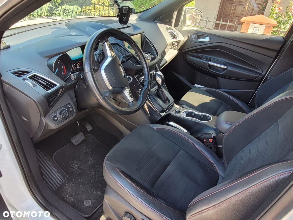 Ford Kuga - 12