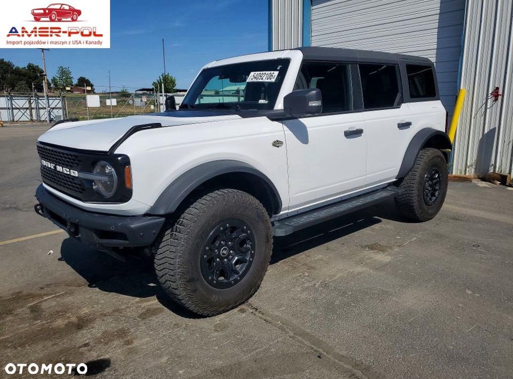Ford Bronco - 1