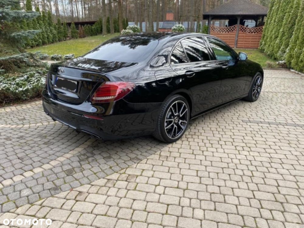 Mercedes-Benz Klasa E 300 9G-TRONIC AMG Line - 15