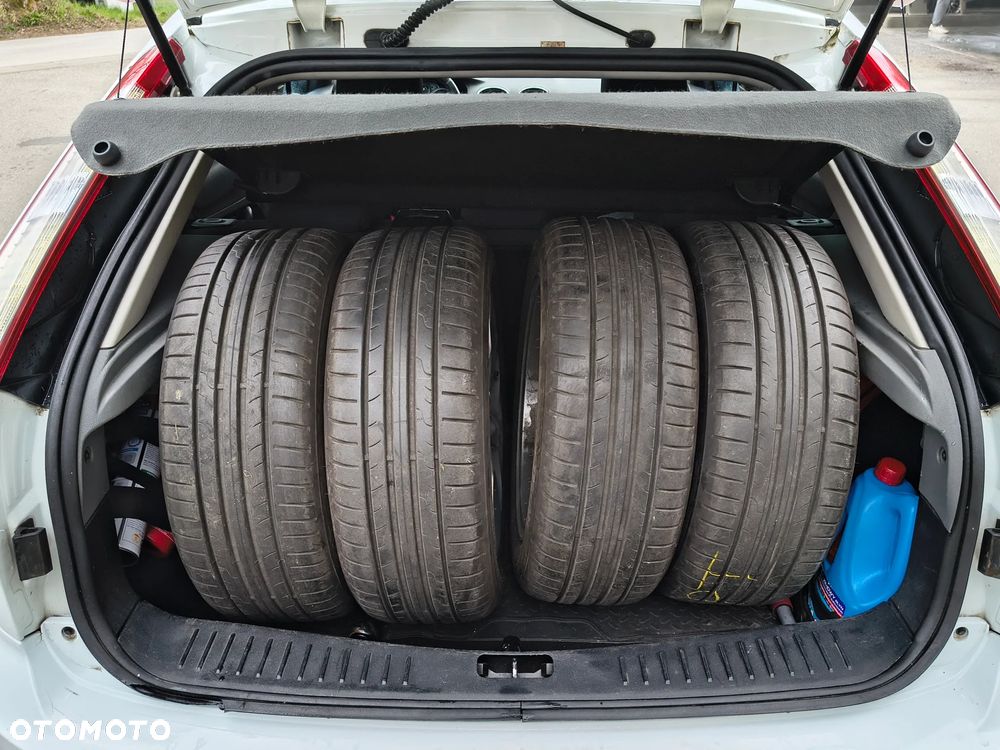 Ford Focus 1.6 16V Trend - 18